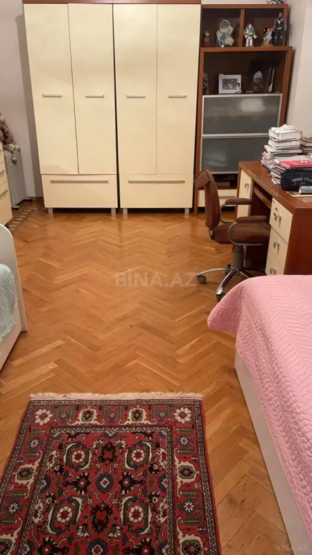 Kirayə verilir 4 otaqlı mənzil 100 m²
