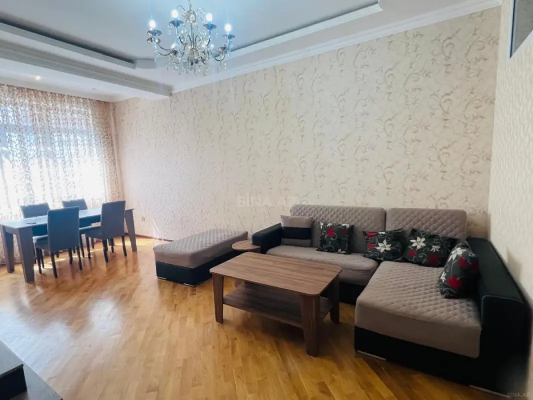 Kirayə verilir 2 otaqlı mənzil 75 m²