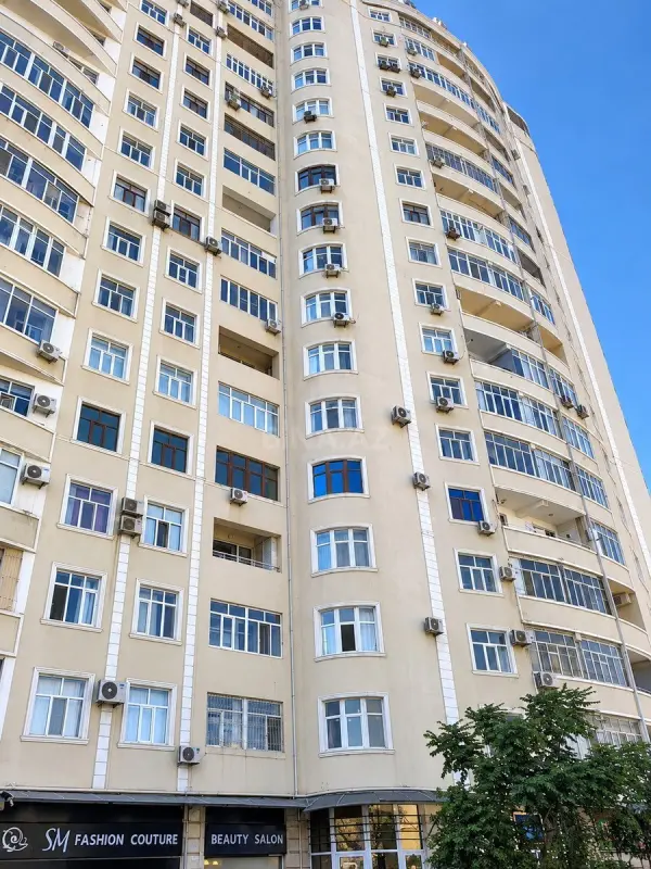 Satılır 2 otaqlı mənzil 84 m²