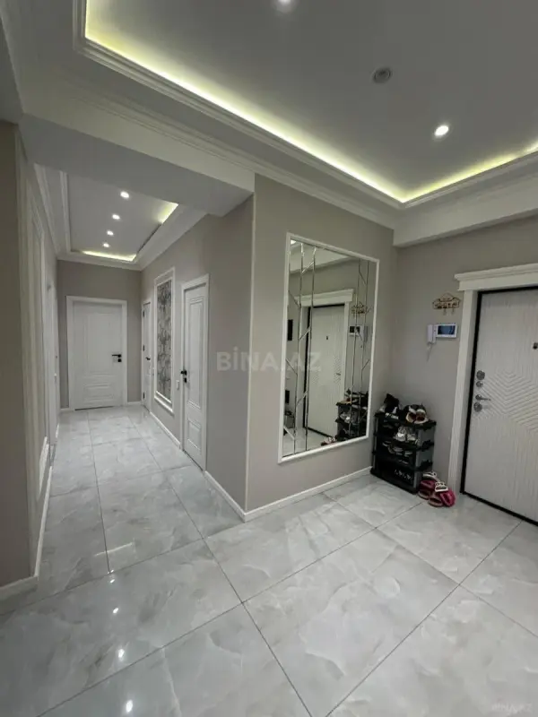 Satılır 3 otaqlı mənzil 115 m²
