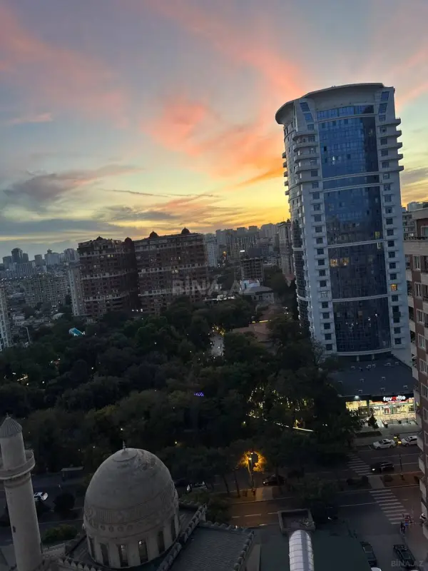 Kirayə verilir 3 otaqlı mənzil 140 m²