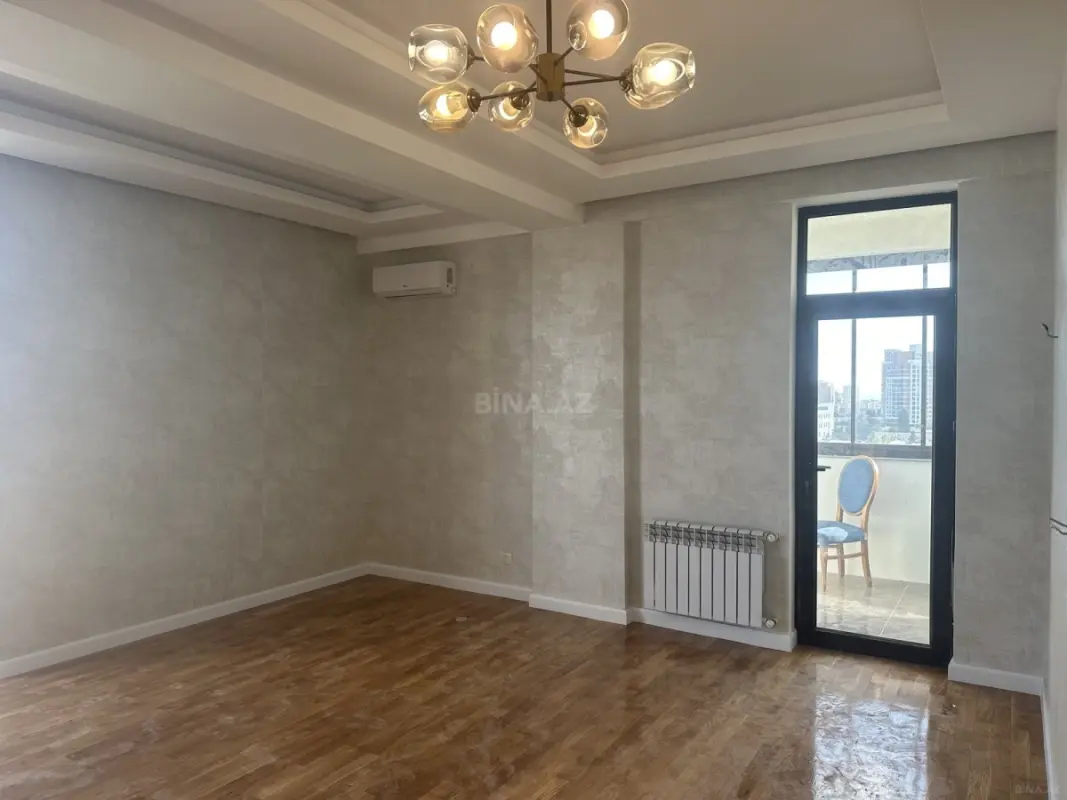 Satılır 3 otaqlı mənzil 105 m²