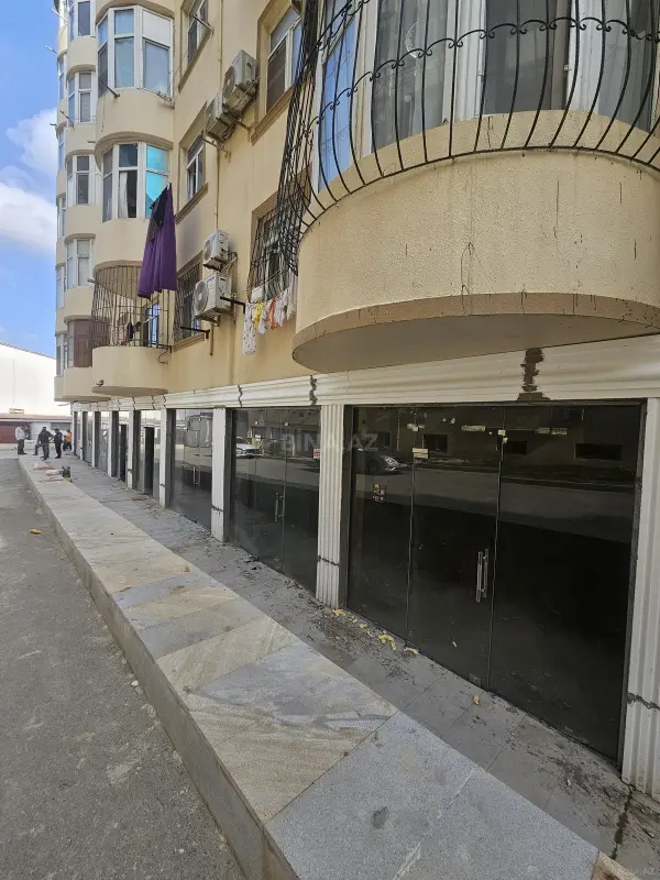 Satılır obyekt 190 m²