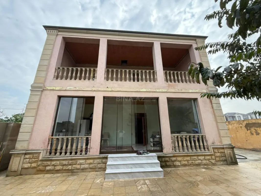 Satılır 6 otaqlı həyət evi 280 m²