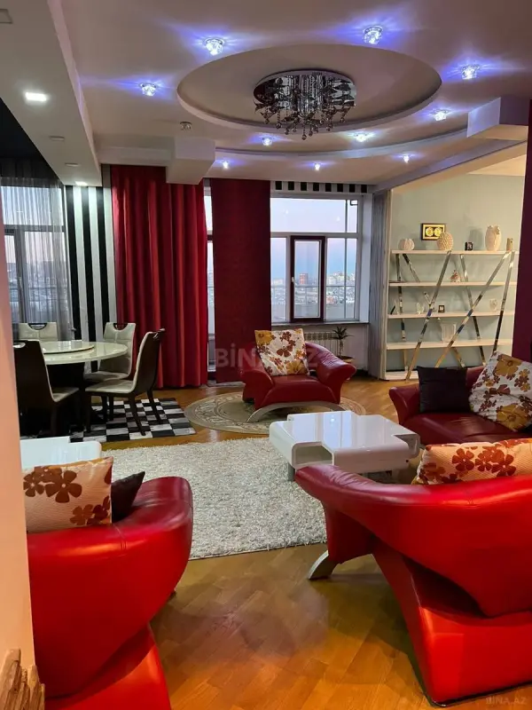Satılır 6 otaqlı mənzil 400 m²