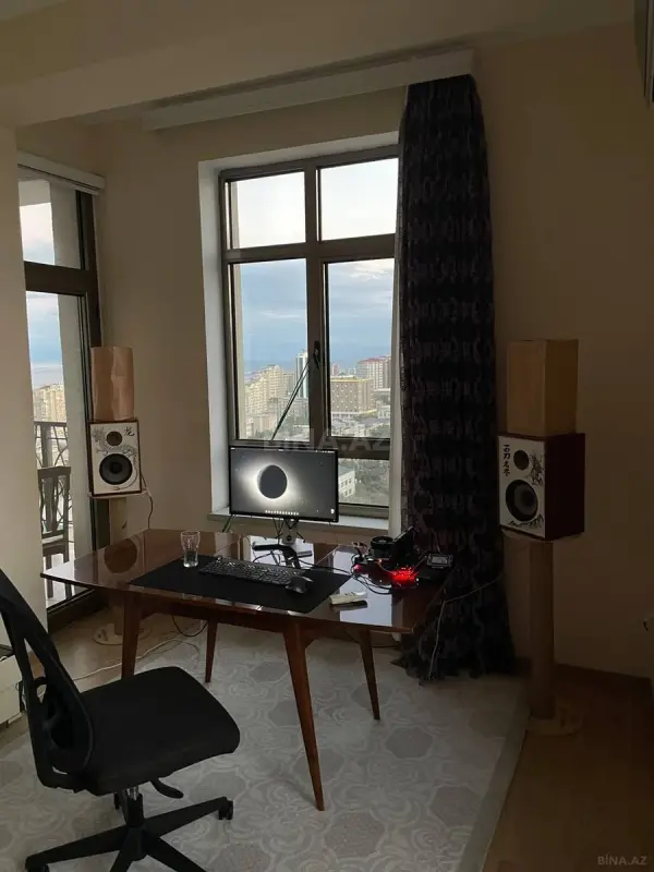 Kirayə verilir 2 otaqlı mənzil 96 m²
