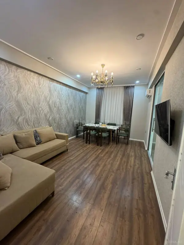 Kirayə verilir 2 otaqlı mənzil 75 m²