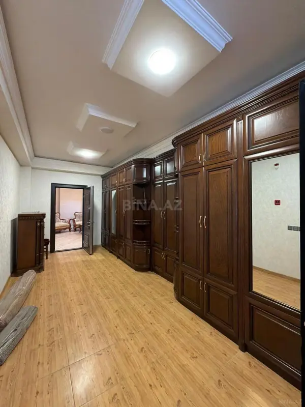 Kirayə verilir 3 otaqlı mənzil 150 m²