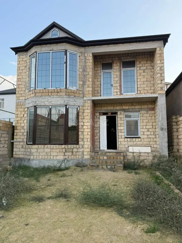 Satılır 5 otaqlı həyət evi 190 m²