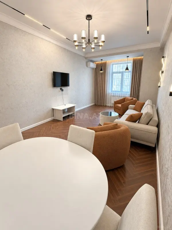 Kirayə verilir 2 otaqlı mənzil 69 m²