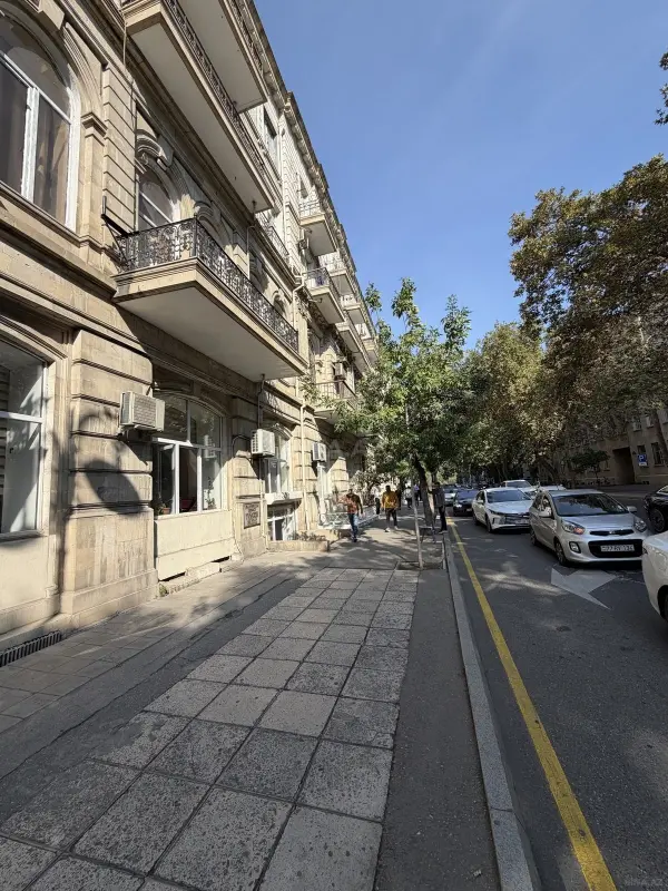 Satılır 1 otaqlı mənzil 38 m²
