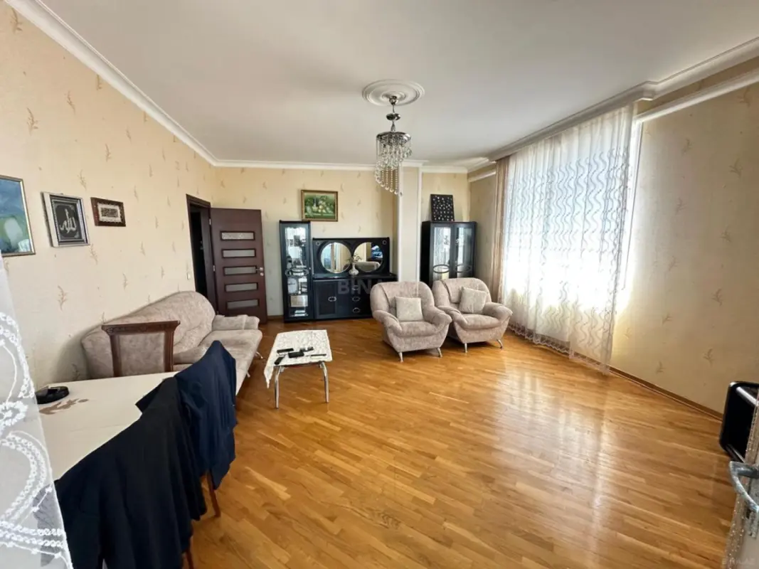 Satılır 2 otaqlı mənzil 90 m²
