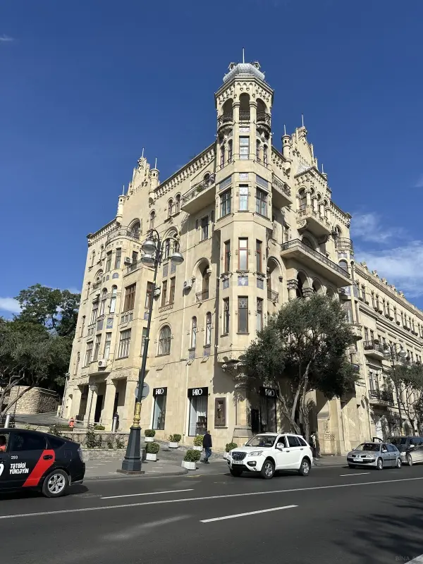 Kirayə verilir 4 otaqlı mənzil 110 m²
