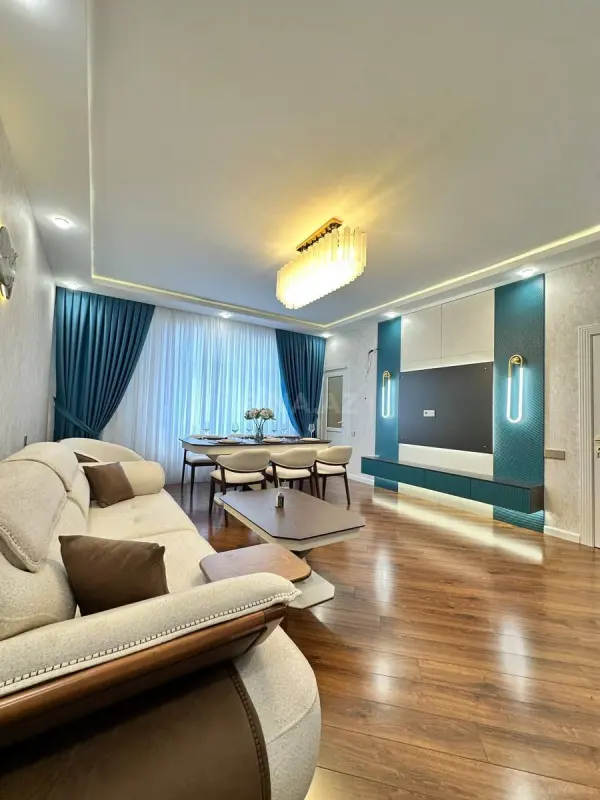 Satılır 2 otaqlı mənzil 84 m²