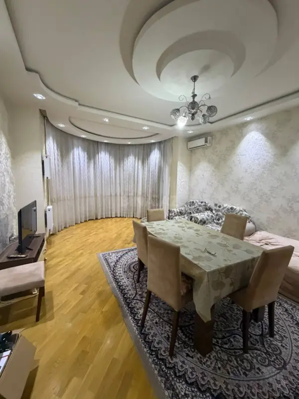 Kirayə verilir 3 otaqlı mənzil 134 m²