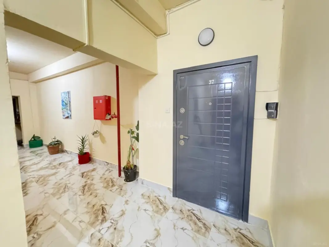 Kirayə verilir 4 otaqlı mənzil 156 m²