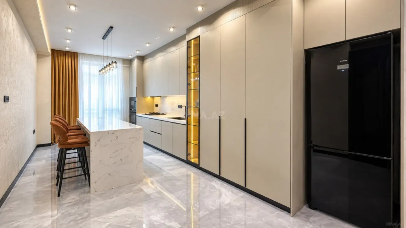 Satılır 3 otaqlı mənzil 143 m²