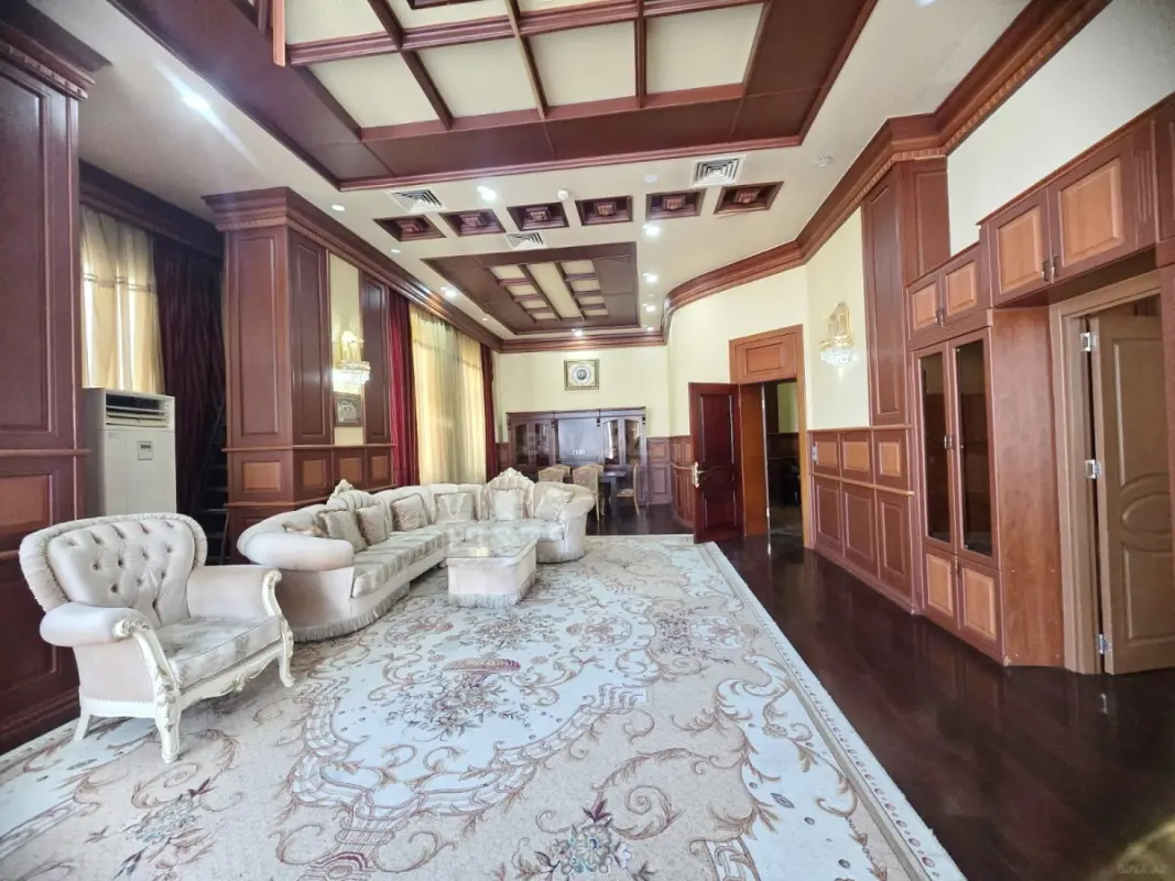 Kirayə verilir 4 otaqlı mənzil 200 m²