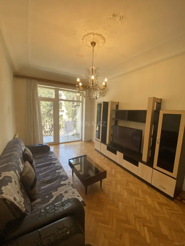 Satılır 4 otaqlı mənzil 100 m²