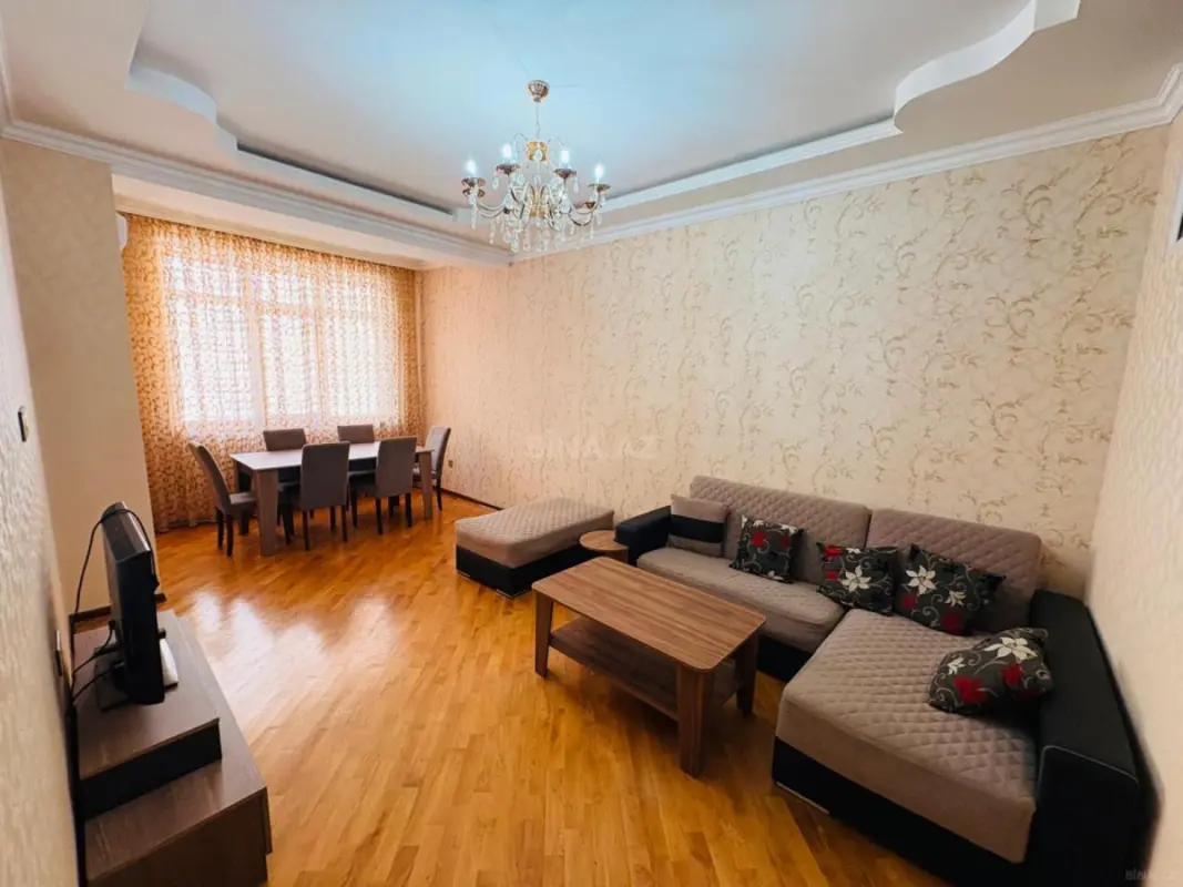 Kirayə verilir 2 otaqlı mənzil 100 m²