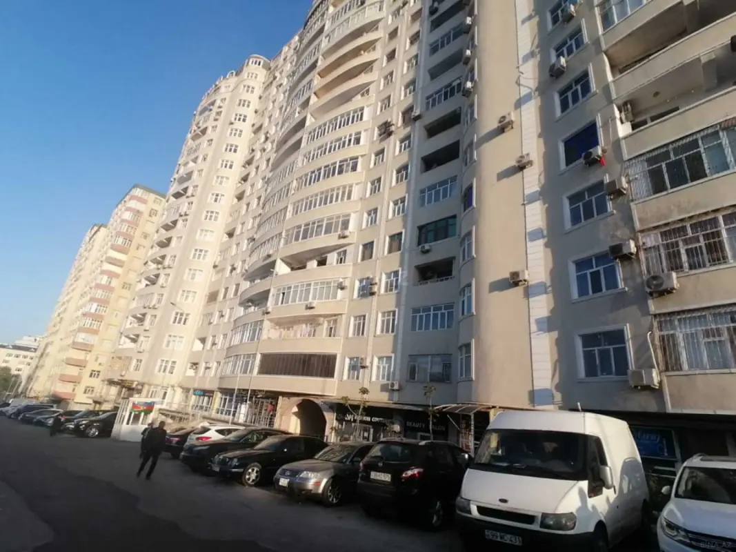 Satılır 2 otaqlı mənzil 84 m²
