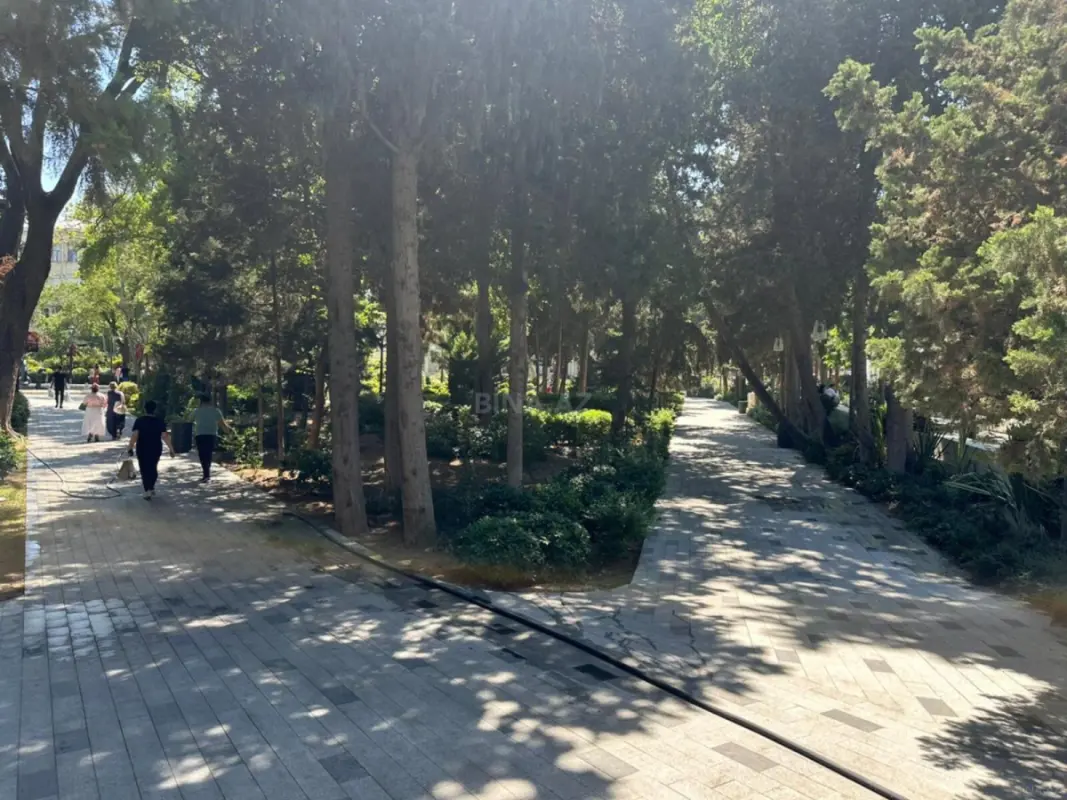 Satılır 4 otaqlı mənzil 100 m²