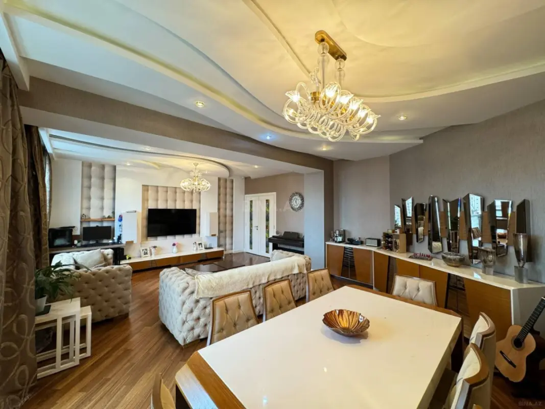 Satılır 3 otaqlı mənzil 165 m²