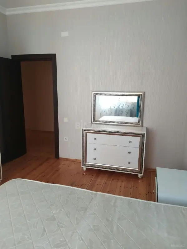 Kirayə verilir 3 otaqlı mənzil 119 m²