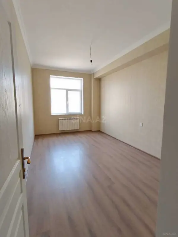 Satılır 4 otaqlı mənzil 105 m²