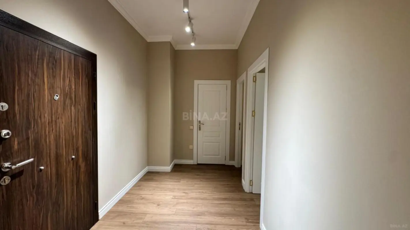Satılır 2 otaqlı mənzil 77 m²