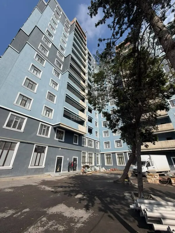 Satılır 4 otaqlı mənzil 170 m²