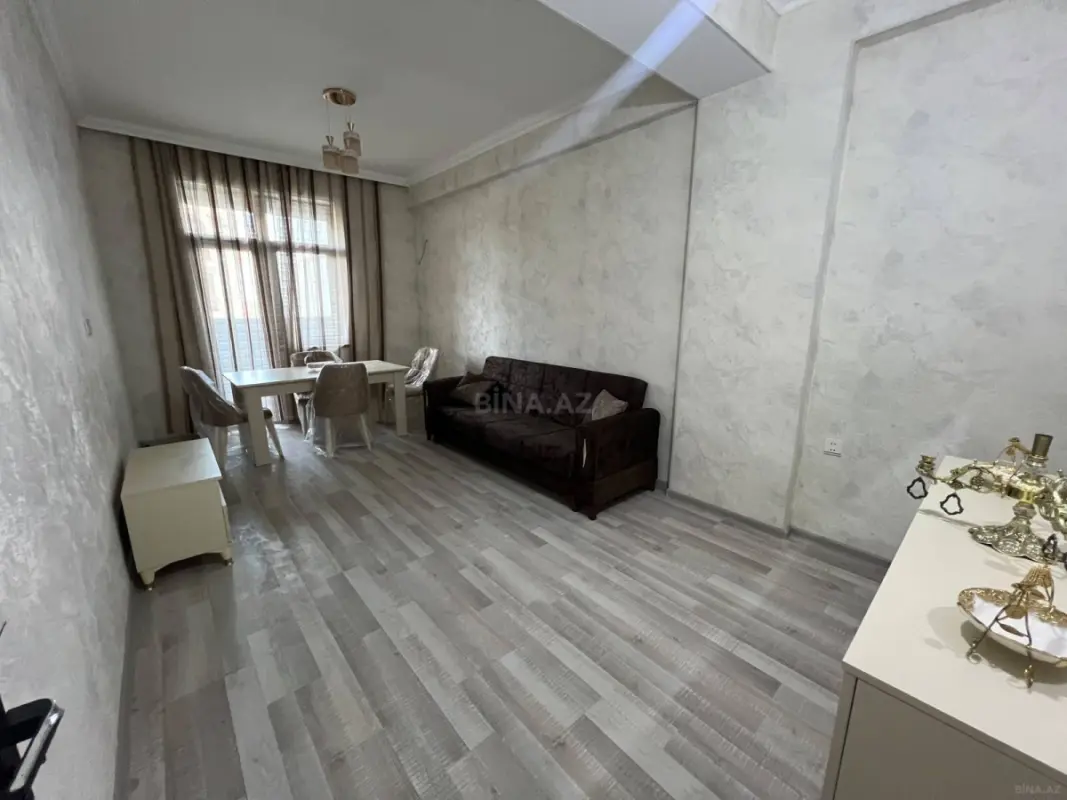 Kirayə verilir 2 otaqlı mənzil 95 m²