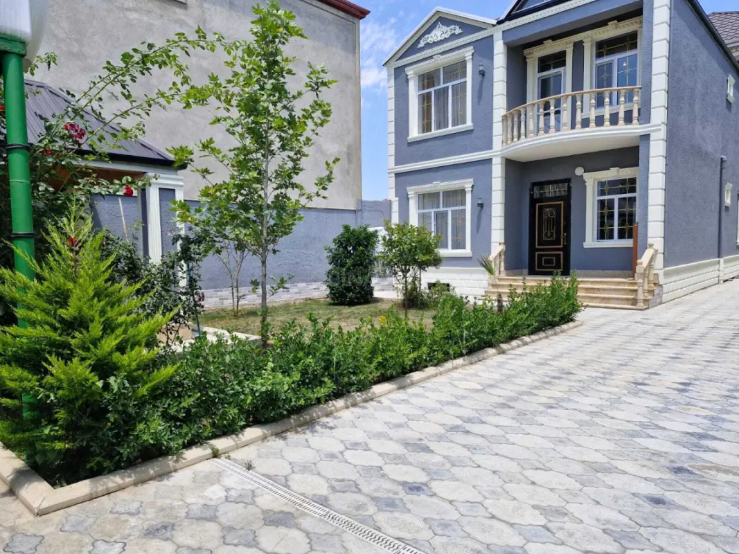 Satılır 5 otaqlı həyət evi 190 m²