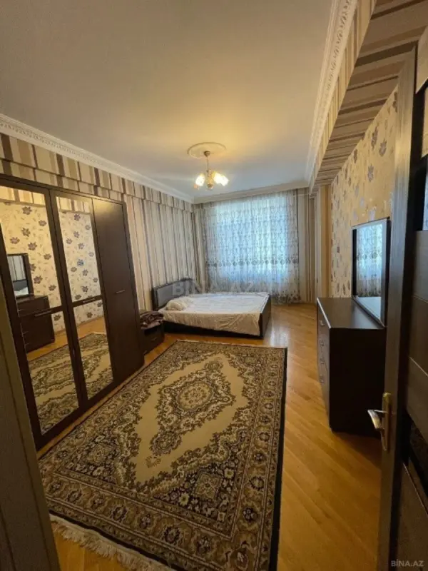 Kirayə verilir 2 otaqlı mənzil 100 m²