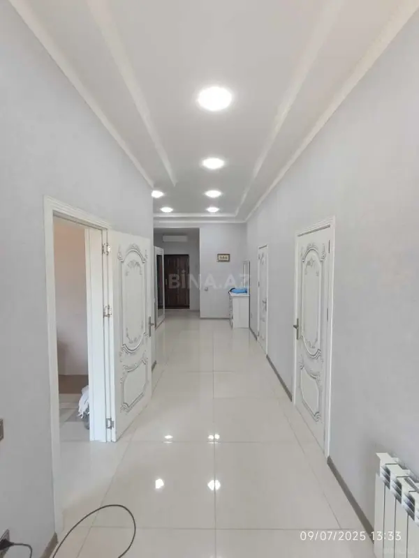 Satılır 6 otaqlı həyət evi 240 m²