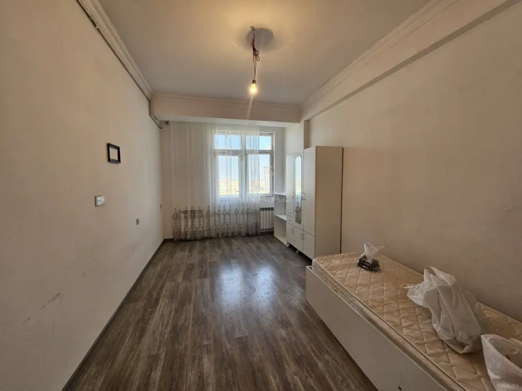 Satılır 1 otaqlı mənzil 38 m²