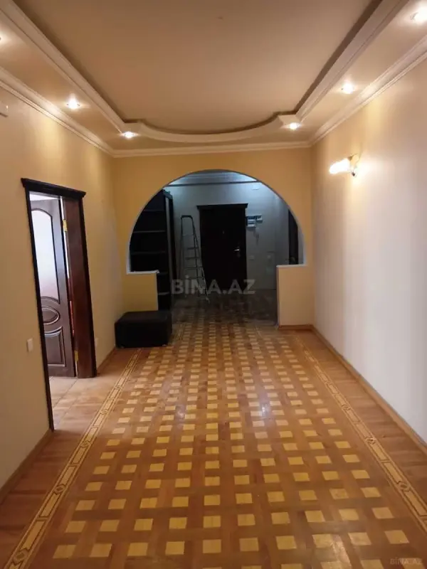 Satılır 3 otaqlı mənzil 151 m²