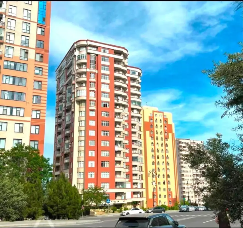 Satılır 3 otaqlı mənzil 110 m²