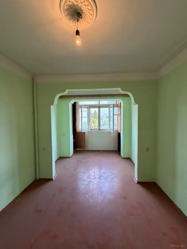 Satılır 4 otaqlı mənzil 110 m²