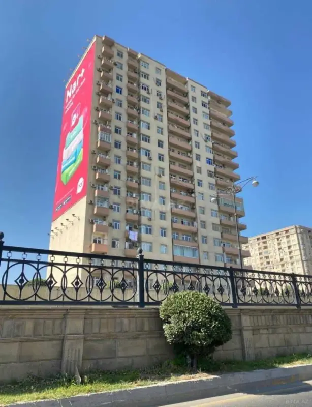 Satılır 3 otaqlı mənzil 130 m²