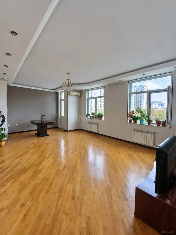 Satılır 3 otaqlı mənzil 87 m²