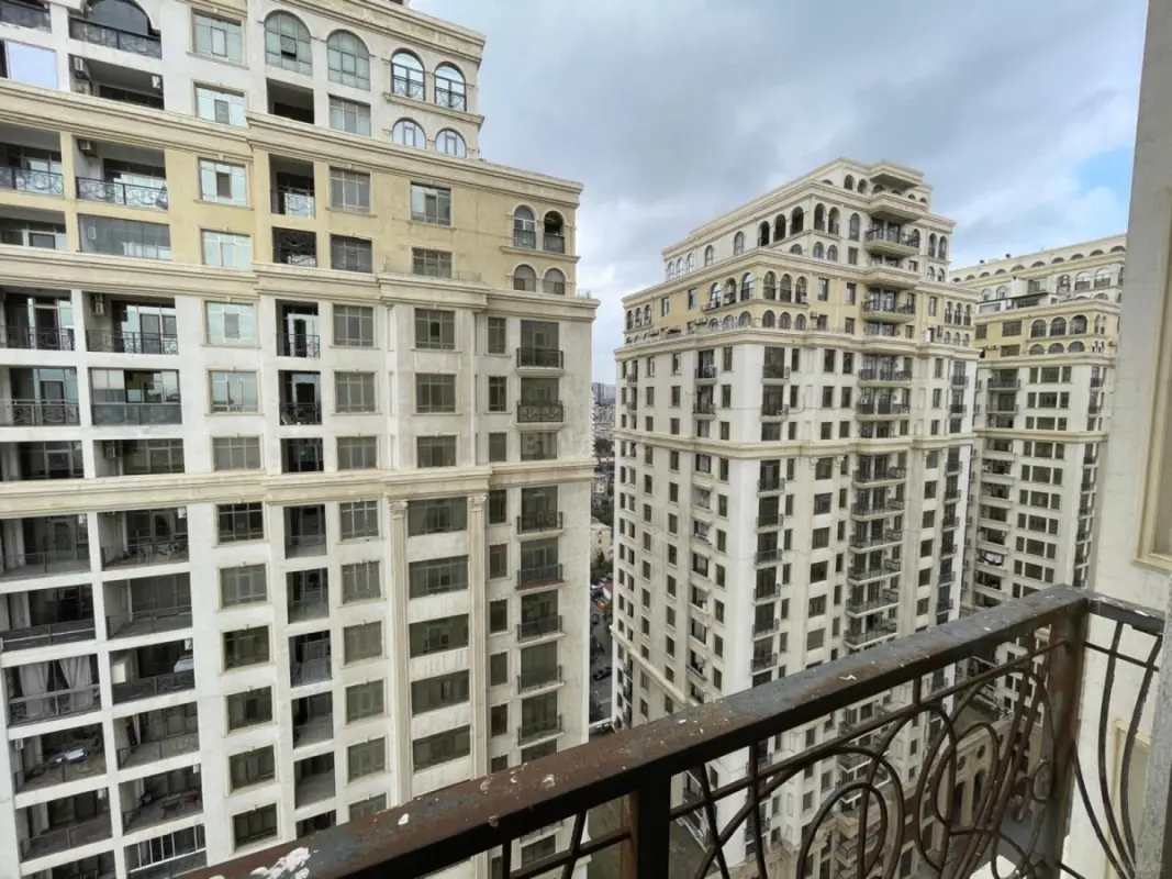 Kirayə verilir 2 otaqlı mənzil 95 m²