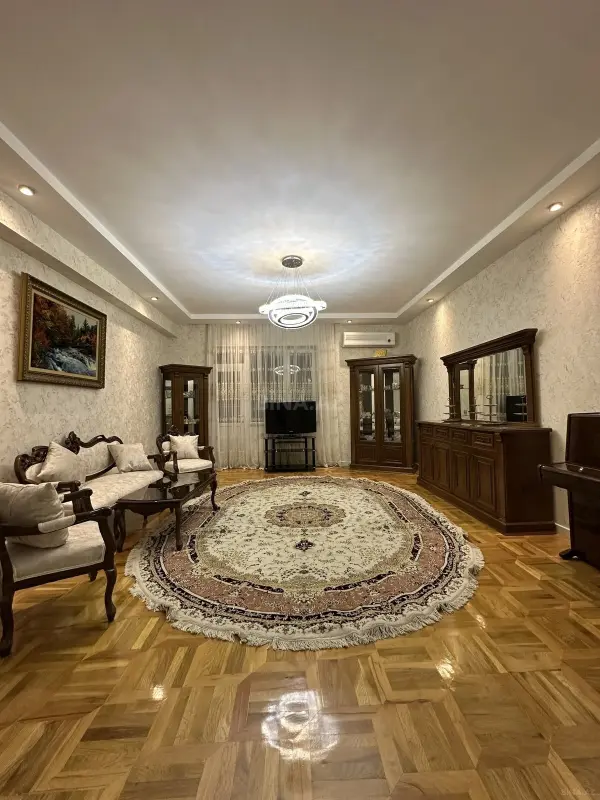 Kirayə verilir 3 otaqlı mənzil 120 m²