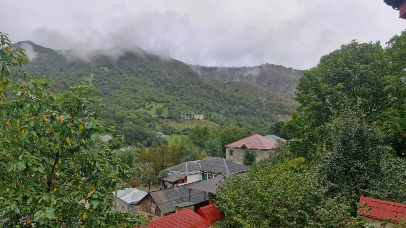 Satılır 7 otaqlı həyət evi 280.6 m²