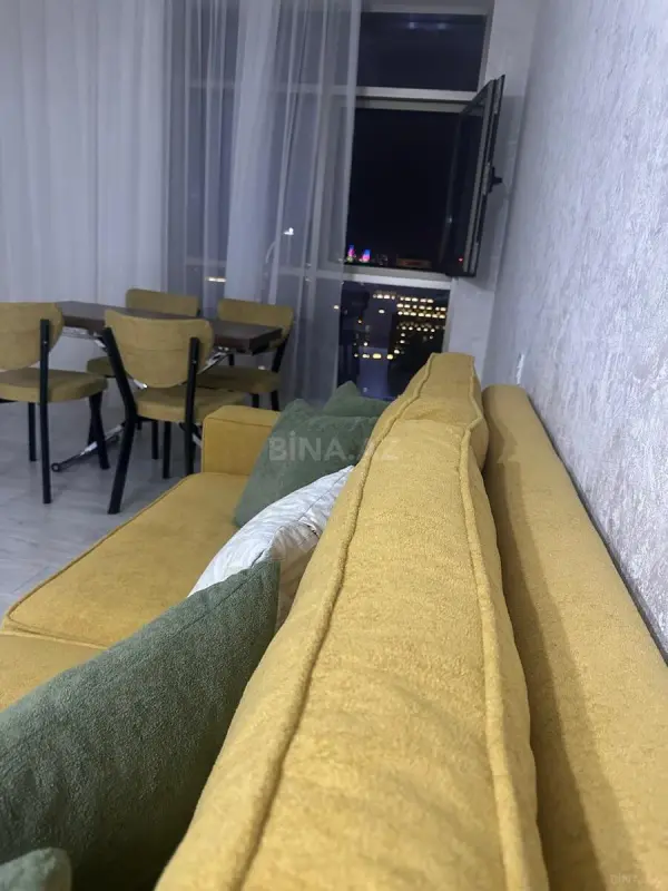 Kirayə verilir 2 otaqlı mənzil 120 m²