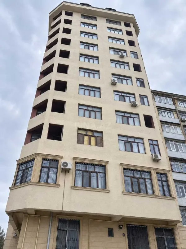Satılır 3 otaqlı mənzil 125 m²