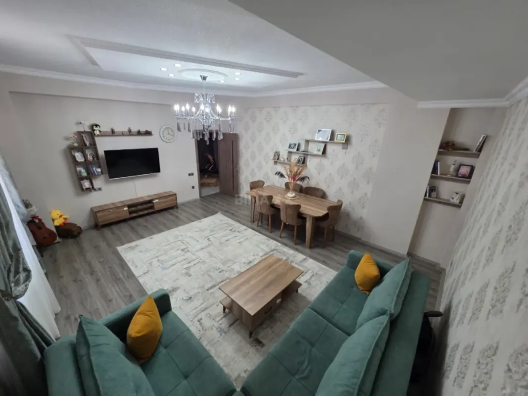 Satılır 2 otaqlı mənzil 97 m²