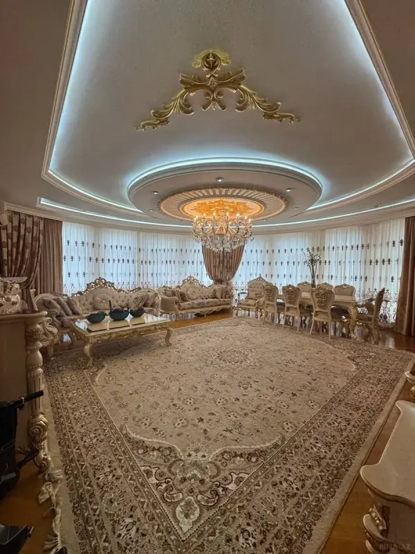 Satılır 4 otaqlı mənzil 192 m²