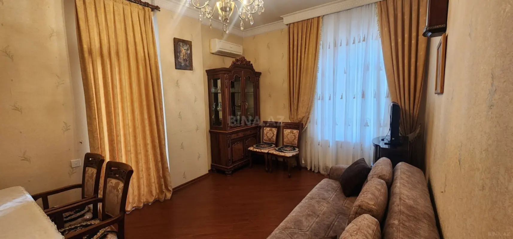 Kirayə verilir 2 otaqlı mənzil 92 m²