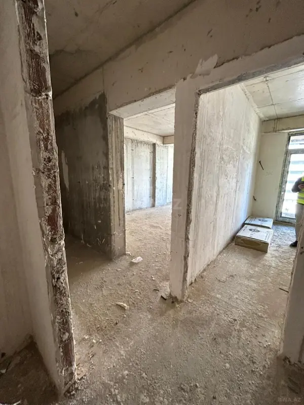 Satılır 3 otaqlı mənzil 141 m²